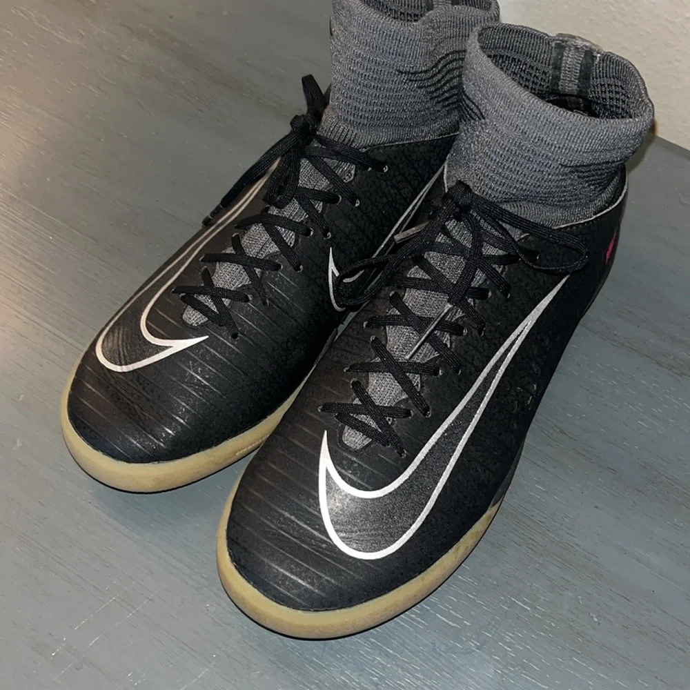 Nike Jr. Mercurial X Proximo ll IC Black/Gray/Pink/Gum High top sz 3.5Y EUC